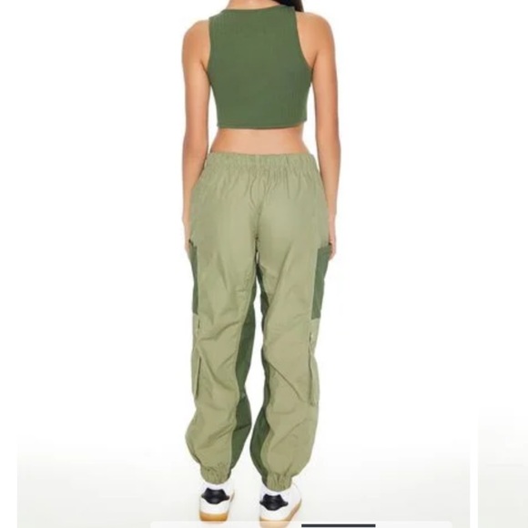 Forever 21 Colorblock Drawstring Cargo Joggers, Size XS - Picture 3 of 14